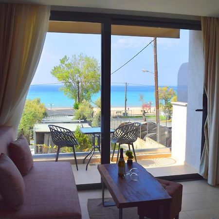 Katrin Luxury Studios Nea Moudania Bagian luar foto