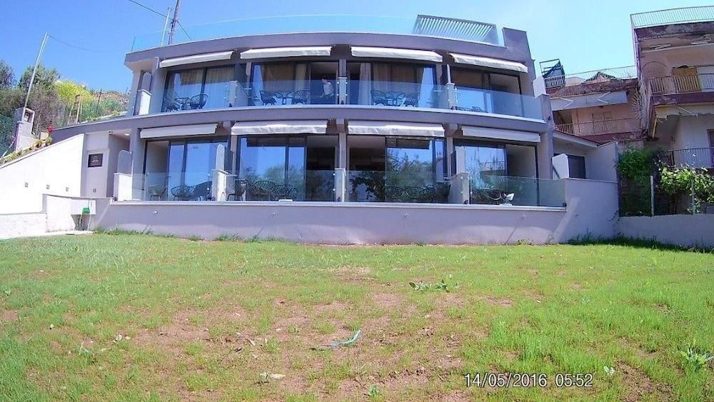 Katrin Luxury Studios Nea Moudania Bagian luar foto