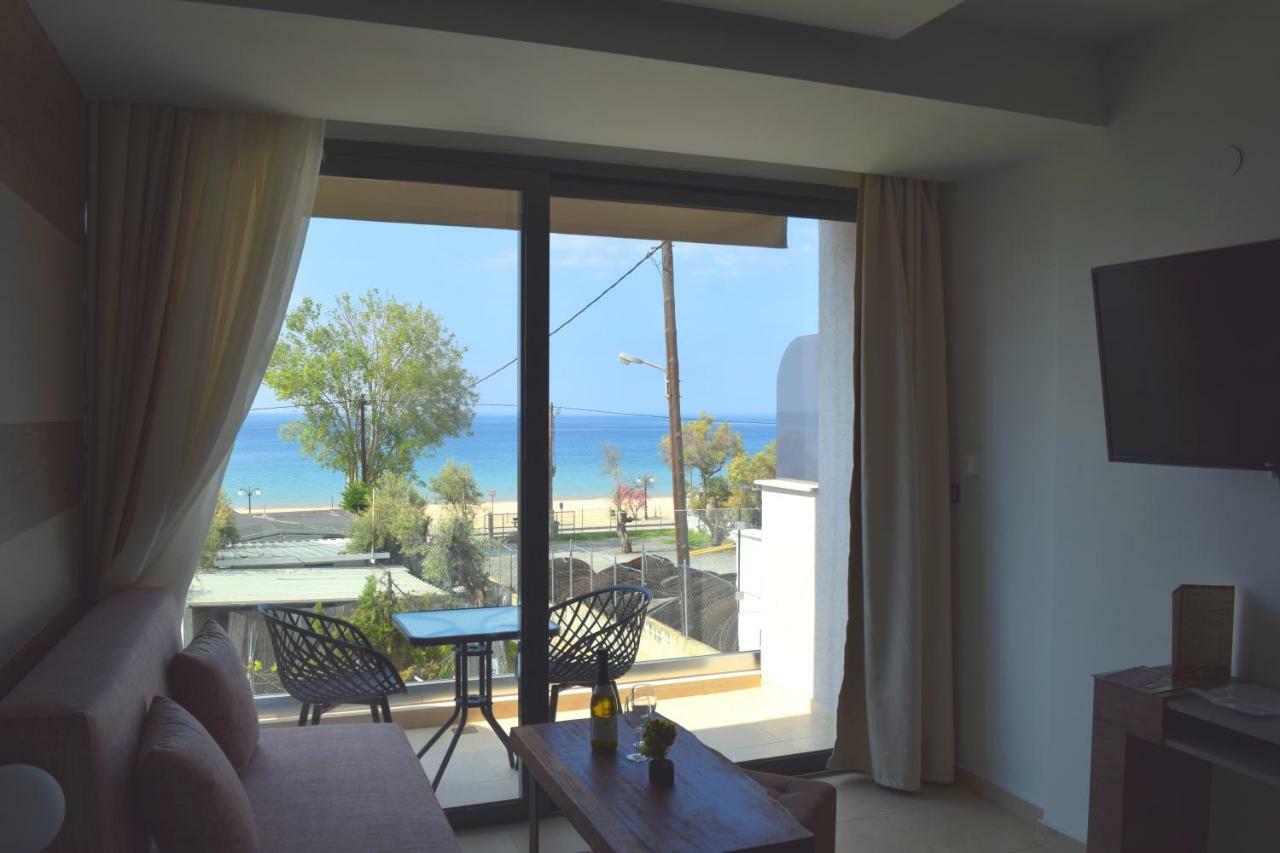 Katrin Luxury Studios Nea Moudania Bagian luar foto