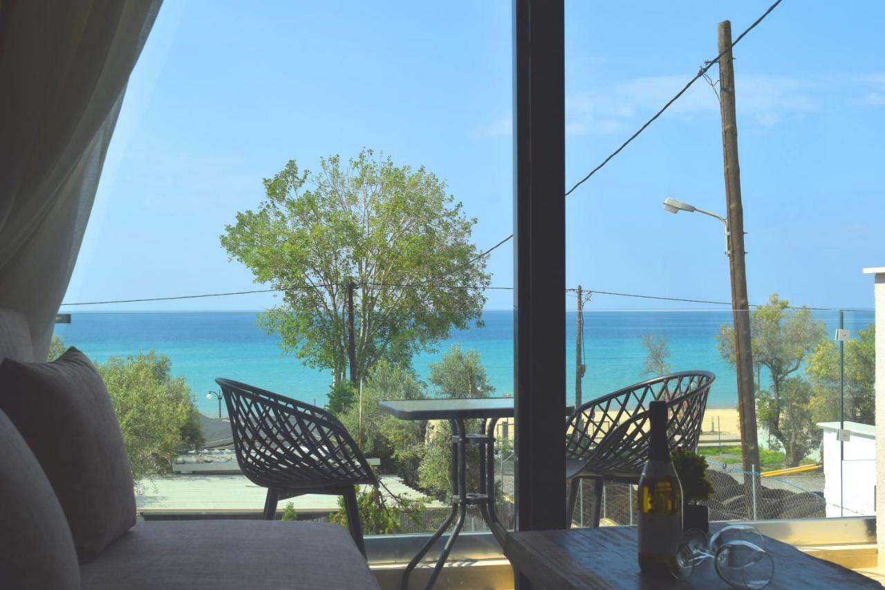 Katrin Luxury Studios Nea Moudania Bagian luar foto